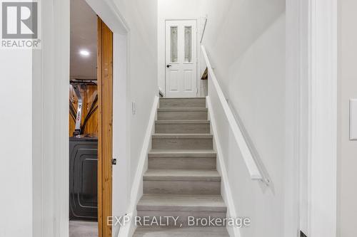 96 Gainsborough Road, Hamilton, ON - Indoor Photo Showing Other Room