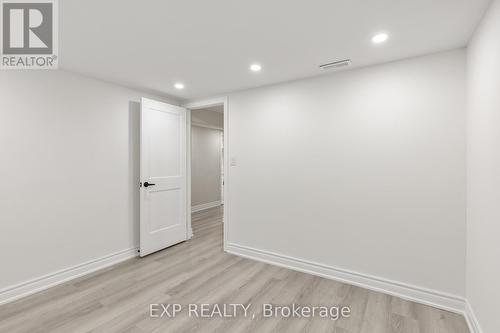 96 Gainsborough Road, Hamilton, ON - Indoor Photo Showing Other Room