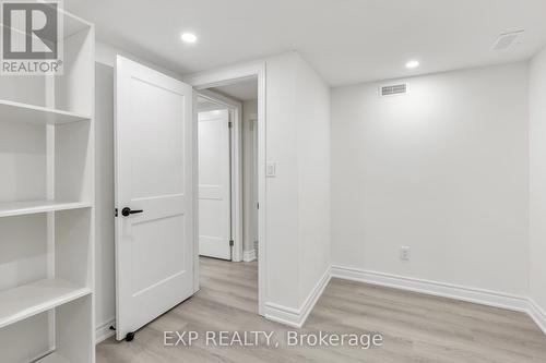 96 Gainsborough Road, Hamilton, ON - Indoor Photo Showing Other Room