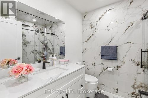 96 Gainsborough Road, Hamilton, ON - Indoor Photo Showing Bathroom