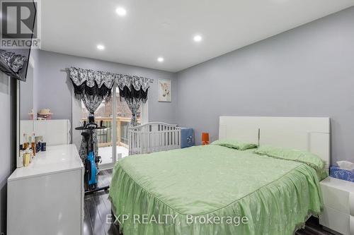 96 Gainsborough Road, Hamilton, ON - Indoor Photo Showing Bedroom