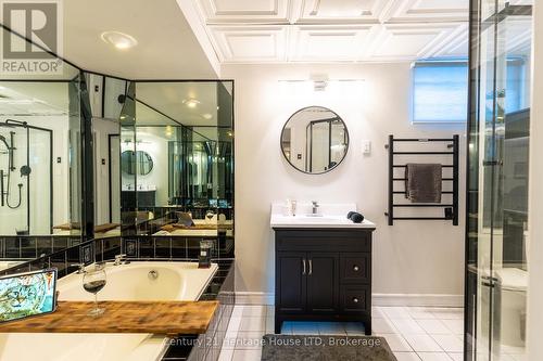 163 Camrose Avenue, Welland (773 - Lincoln/Crowland), ON - Indoor Photo Showing Bathroom