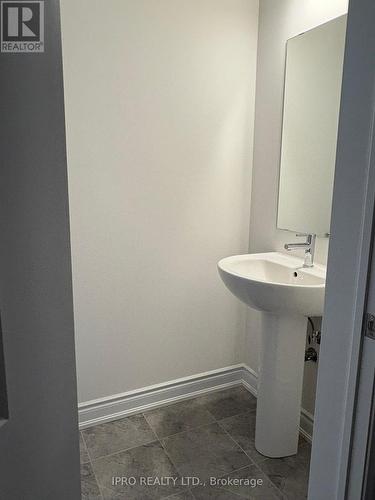 1398 Courtleigh Trail, Oakville, ON - Indoor Photo Showing Bathroom