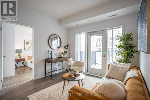 204 - 120 Canon Jackson Drive, Toronto, ON - Indoor Photo Showing Living Room