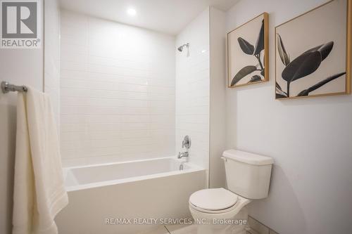 204 - 120 Canon Jackson Drive, Toronto, ON - Indoor Photo Showing Bathroom