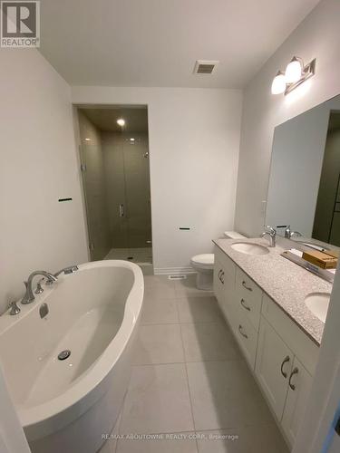 3034 Langdon Road, Oakville, ON - Indoor Photo Showing Bathroom