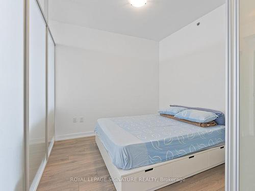 P309-426 University Ave, Toronto, ON - Indoor Photo Showing Bedroom