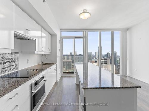 P309-426 University Ave, Toronto, ON - Indoor Photo Showing Kitchen With Upgraded Kitchen