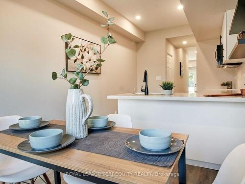 122 Olive Ave, Oshawa, ON - Indoor Photo Showing Dining Room