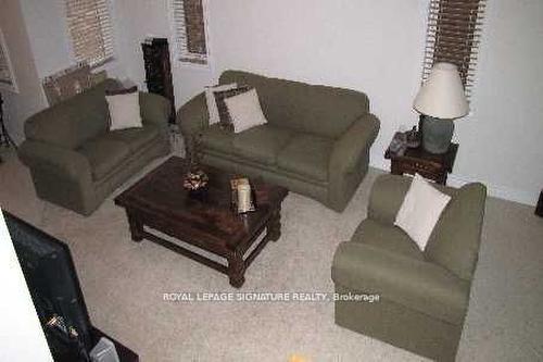 310 Scott Blvd, Milton, ON - Indoor Photo Showing Living Room