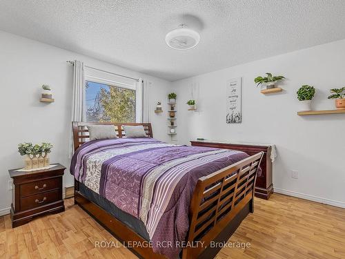 72 Cooper St, East Luther Grand Valley, ON - Indoor Photo Showing Bedroom