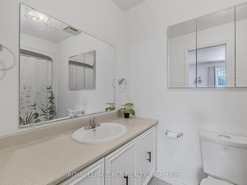 72 Cooper St, East Luther Grand Valley, ON - Indoor Photo Showing Bathroom