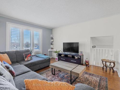 72 Cooper St, East Luther Grand Valley, ON - Indoor Photo Showing Living Room