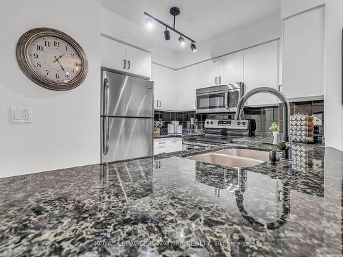 1701-231 Fort York Blvd, Toronto, ON - Indoor Photo Showing Kitchen With Stainless Steel Kitchen With Double Sink With Upgraded Kitchen