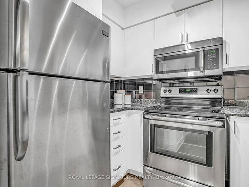 1701-231 Fort York Blvd, Toronto, ON - Indoor Photo Showing Kitchen With Stainless Steel Kitchen With Upgraded Kitchen