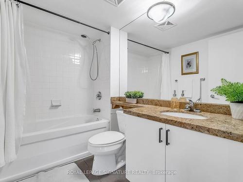 1701-231 Fort York Blvd, Toronto, ON - Indoor Photo Showing Bathroom