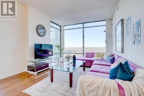 2109 - 18 Yorkville Avenue, Toronto, ON - Indoor Photo Showing Living Room