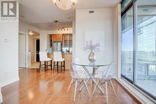 2109 - 18 Yorkville Avenue, Toronto, ON - Indoor Photo Showing Dining Room