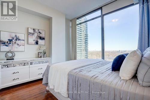 2109 - 18 Yorkville Avenue, Toronto, ON - Indoor Photo Showing Bedroom