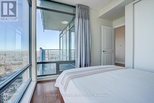 2109 - 18 Yorkville Avenue, Toronto, ON - Indoor Photo Showing Bedroom