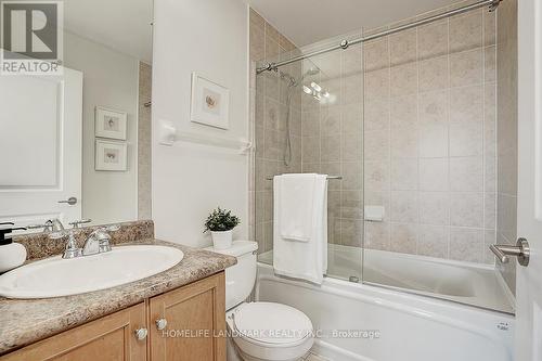 2109 - 18 Yorkville Avenue, Toronto, ON - Indoor Photo Showing Bathroom