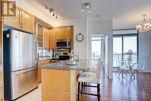 2109 - 18 Yorkville Avenue, Toronto, ON - Indoor Photo Showing Kitchen