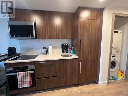 4003 - 38 Widmer Street, Toronto, ON - Indoor Photo Showing Kitchen