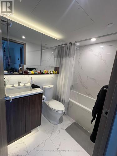 4003 - 38 Widmer Street, Toronto, ON - Indoor Photo Showing Bathroom