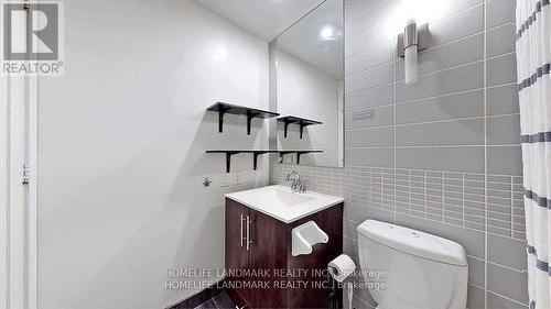 902 - 120 Homewood Avenue, Toronto, ON - Indoor Photo Showing Bathroom