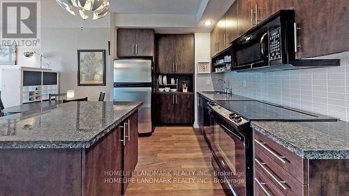 902 - 120 Homewood Avenue, Toronto, ON - Indoor Photo Showing Kitchen With Upgraded Kitchen