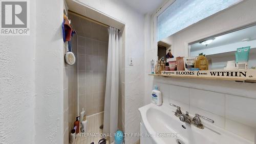 188 Pleasant Avenue, Toronto, ON - Indoor Photo Showing Bathroom