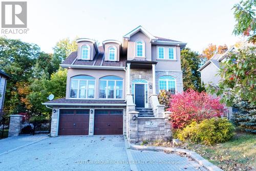 33 Cumming Drive, Barrie, ON - Outdoor With Facade