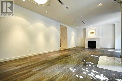 1179 W Cordova Street, Vancouver, BC - Indoor With Fireplace