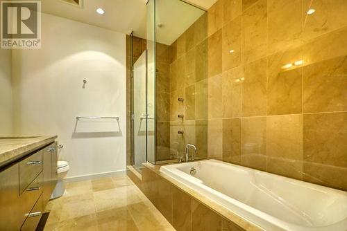 1179 W Cordova Street, Vancouver, BC - Indoor Photo Showing Bathroom