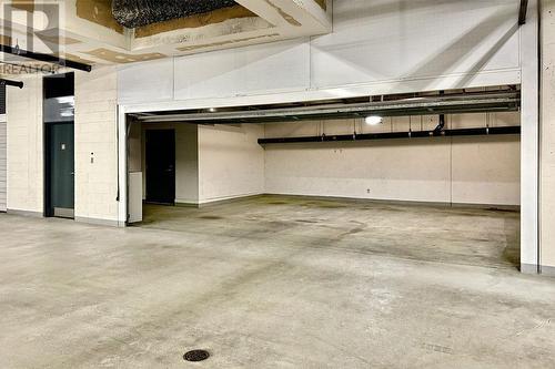 1179 W Cordova Street, Vancouver, BC - Indoor Photo Showing Garage