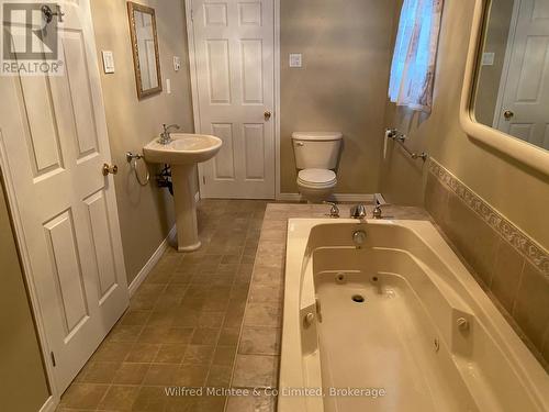 730 Marl Lake Rd 7 Road, Brockton, ON - Indoor Photo Showing Bathroom