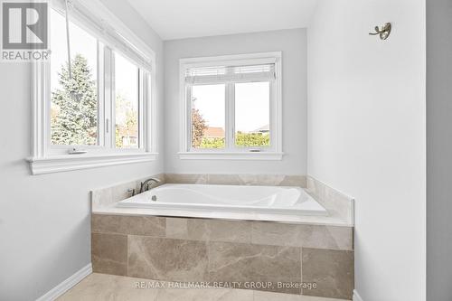 124 Sai Crescent, Ottawa, ON - Indoor Photo Showing Bathroom