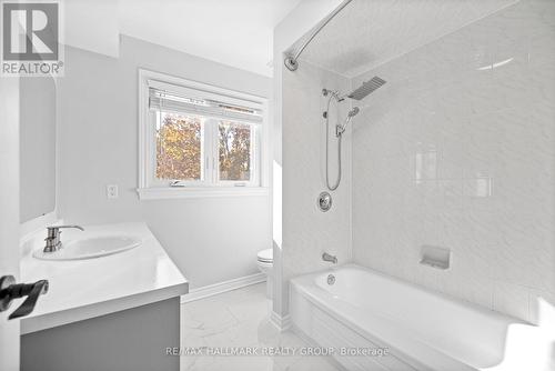 124 Sai Crescent, Ottawa, ON - Indoor Photo Showing Bathroom