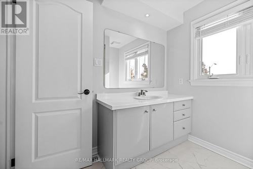 124 Sai Crescent, Ottawa, ON - Indoor Photo Showing Bathroom