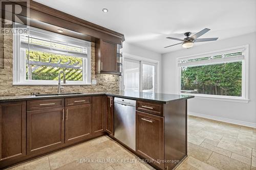 124 Sai Crescent, Ottawa, ON - Indoor Photo Showing Kitchen With Double Sink