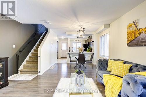 30 - 350 Dundas Street S, Cambridge, ON - Indoor Photo Showing Living Room