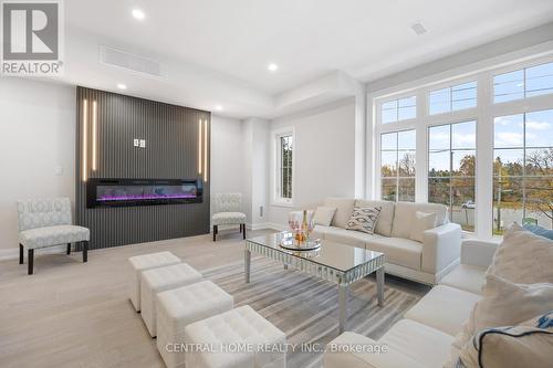 2946 Elgin Mills Road E, Markham, ON - Indoor Photo Showing Living Room