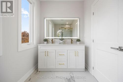 2946 Elgin Mills Road E, Markham, ON - Indoor Photo Showing Bathroom