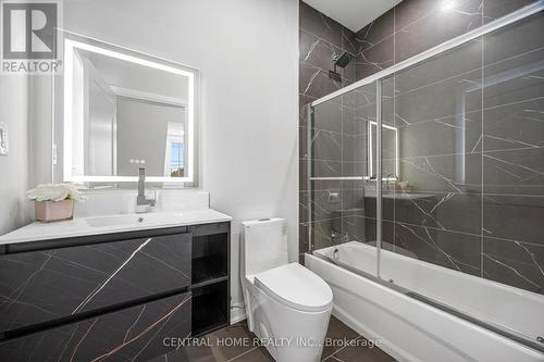 2946 Elgin Mills Road E, Markham, ON - Indoor Photo Showing Bathroom