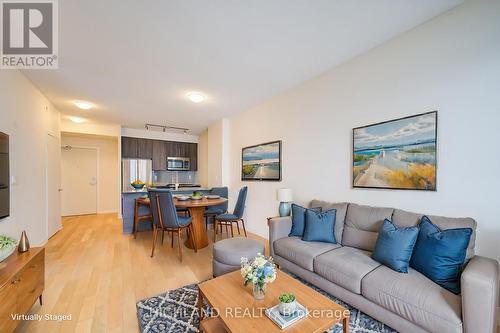 1609 - 4011 Brickstone Mews, Mississauga, ON - Indoor Photo Showing Living Room