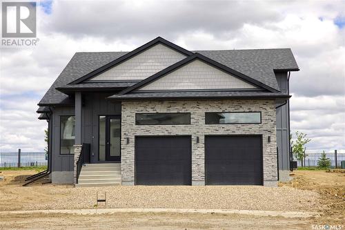 323 Woolf Bay, Saskatoon, SK - Outdoor