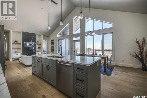 323 Woolf Bay, Saskatoon, SK - Indoor Photo Showing Kitchen With Double Sink