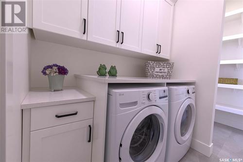 323 Woolf Bay, Saskatoon, SK - Indoor Photo Showing Laundry Room