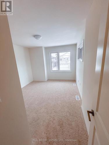 28 Samuel Avenue, Pelham (662 - Fonthill), ON - Indoor Photo Showing Other Room