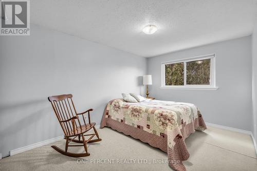 2533 Autumn Hill Crescent, Ottawa, ON - Indoor Photo Showing Bedroom